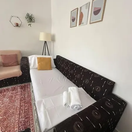Apartment A&e *